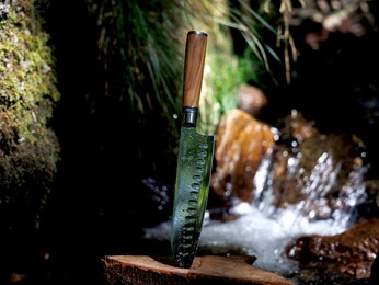 Nóż Santoku Aka Tori ze stali damasceńskiej